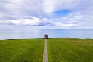 🏛️ Mussenden Temple, Downhill, Coleraine (North Ireland)
.
.
.
#mussendentemple #northireland #ireland #giantscauseway #library